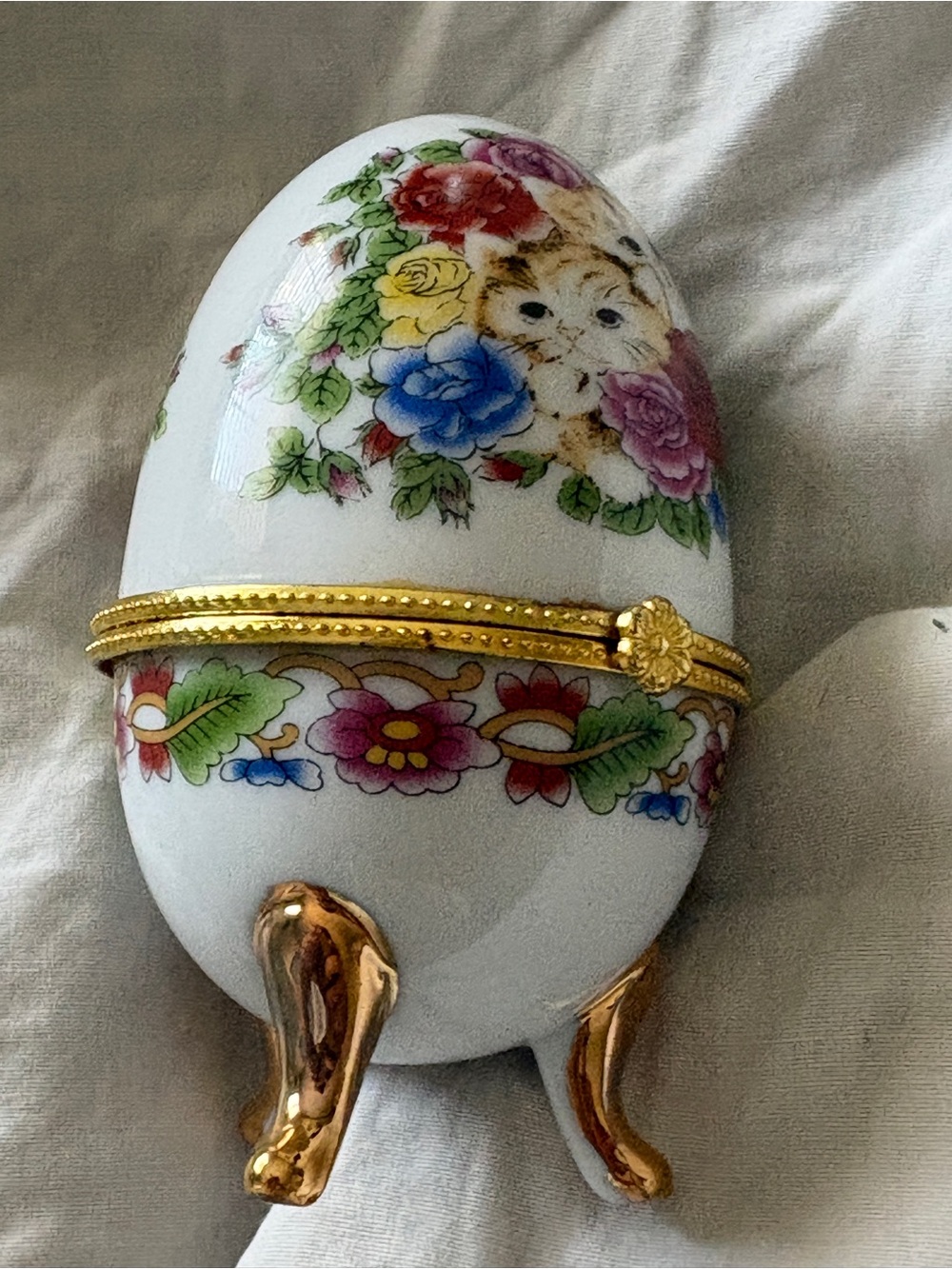 Vintage Hinged Egg Trinket Box Kittens Floral Gold Footed Keepsake - Picture 5 of 10